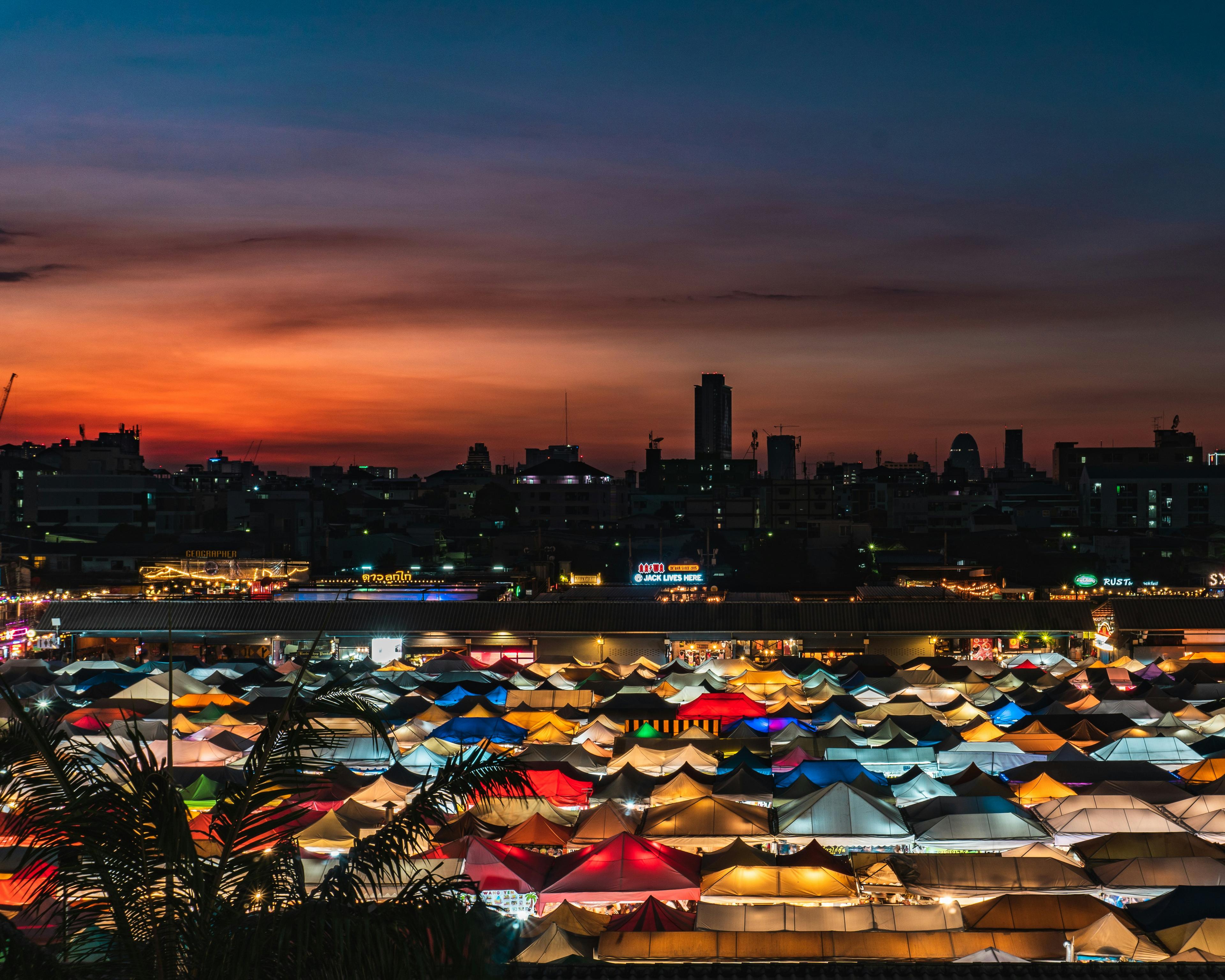 Jodd Fairs / Night Markets